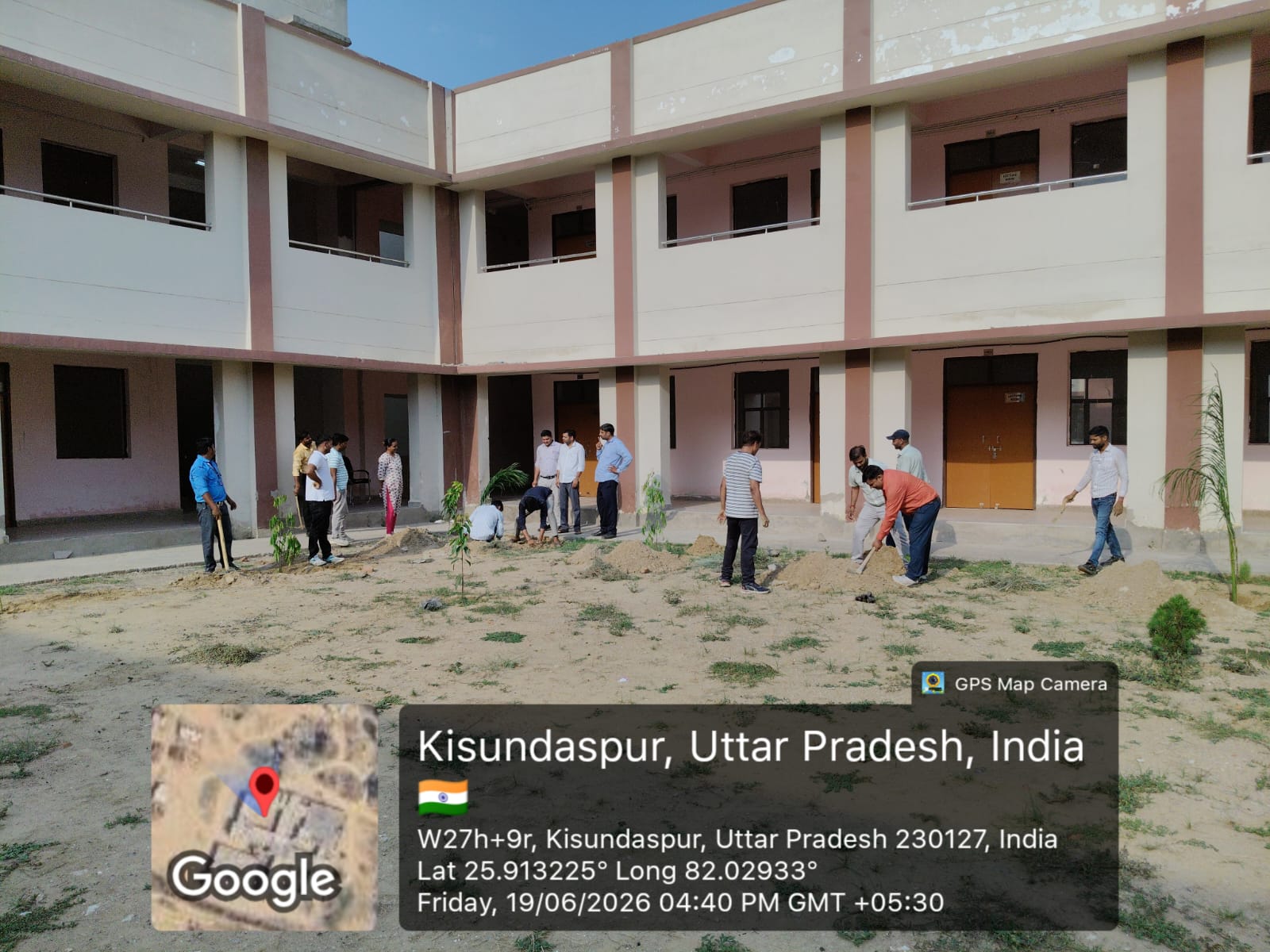 भारत रत्न बाबासाहब भीमराव अंबेडकर राजकीय इंजीनियरिंग कॉलेज प्रतापगढ़ में दिनांक 19.06.2026 को सेवा भी, संस्कार भी और सम्मान भी अभियान (5-21 जून 2026) के अंतर्गत संस्थान परिसर में वृक्षारोपण का कार्यक्रम संपन्न हुआ। संस्थान परिसर में उपलब्ध सिविल इंजीनियरिंग एवं इलेक्ट्रिकल इंजीनियरिंग के संयुक्त ब्लाक परिसर तथा मेकेनिकल इंजीनियरिंग एवं कम्प्यूटर साइंस और इंजीनियरिग के संयुक्त ब्लाक परिसर में अशोक, पाम, गुलमोहर, कदम्ब इत्यादि के वृक्षों का रोपण किया गया। वृक्षारोपण के इस कार्यक्रम में निदेशक सहित समस्त शिक्षकों एवं कर्मचारियों द्वारा हर्षोल्लास के साथ प्रतिभाग किया गया। संस्थान द्वारा पर्यावरण संरक्षण हेतु अपनी प्रतिबद्धता के निर्वहन हेतु 'एक पेड़ मां के नाम' अभियान के तहत अपनी माँ और मातृभूमि के प्रति सम्मान व्यक्त करते हुए पौधे लगाए जा रहे हैं। वृक्षारोपण का यह अभियान संस्थान में लगातार संचालित रहेगा।